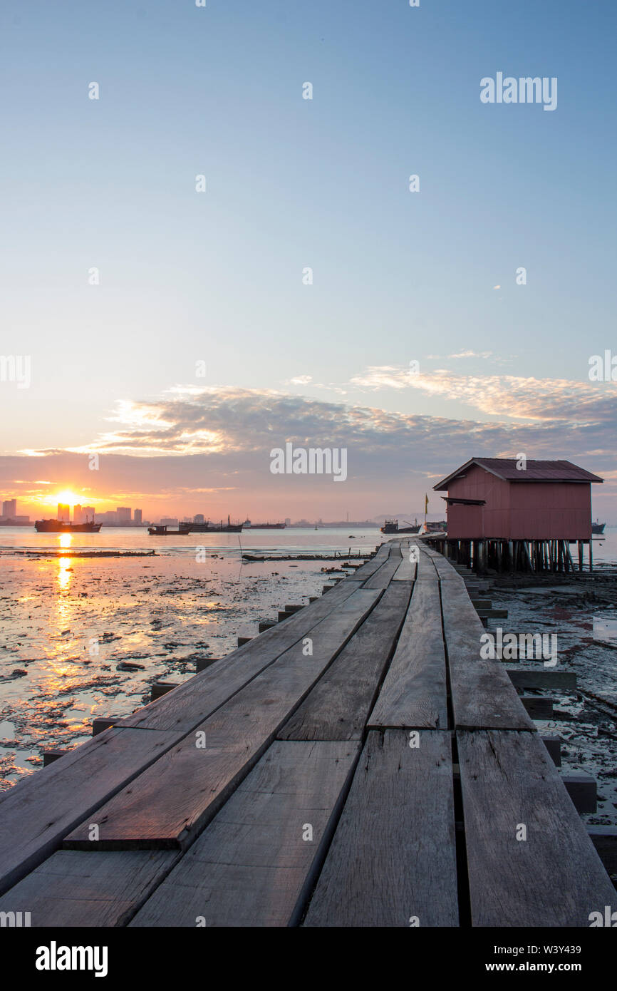 Morning view tan jetty penang hi-res stock photography and images - Alamy