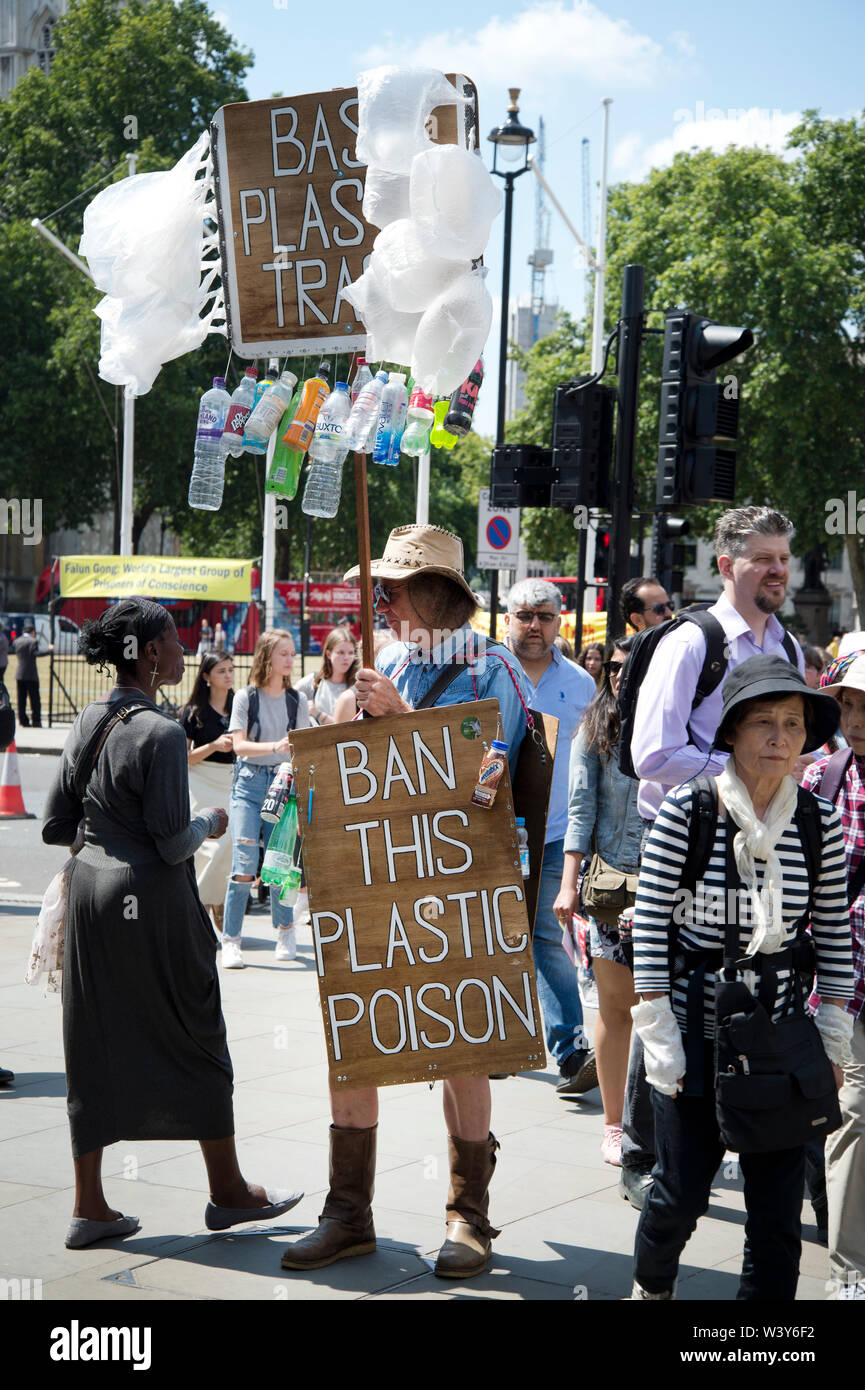 Westminster, Parliament Square. Rob Unbranded protesting against single use plastic; Stock Photo