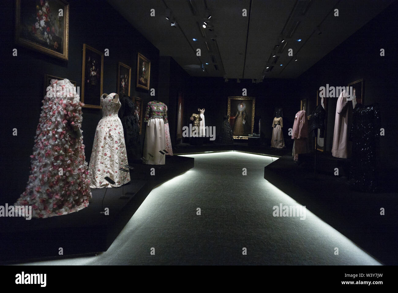 Exhibition balenciaga and spanish painting in the thyssen bornem hi-res  stock photography and images - Alamy