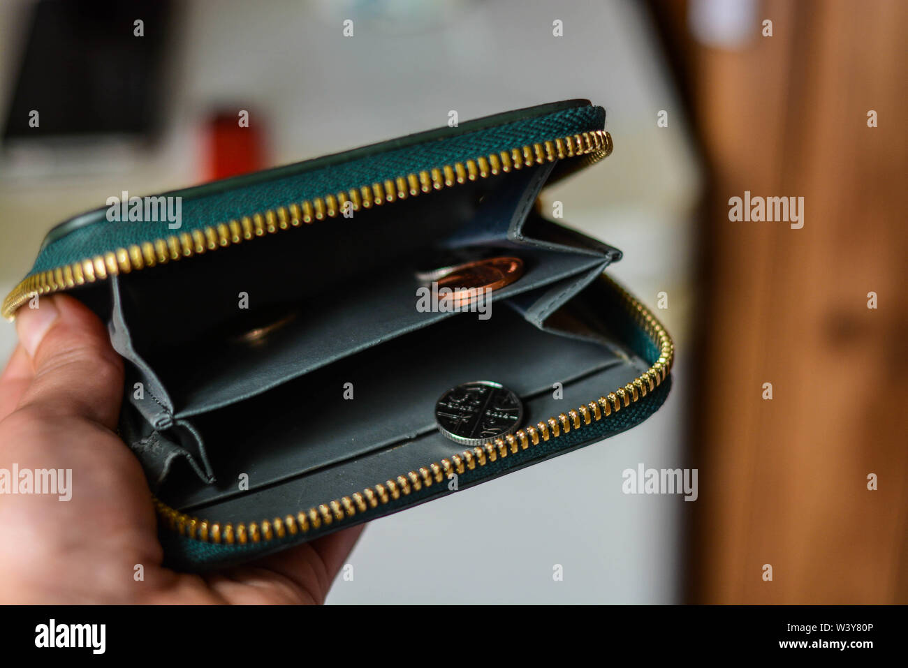 Close up of an empty wallet Stock Photo - Alamy
