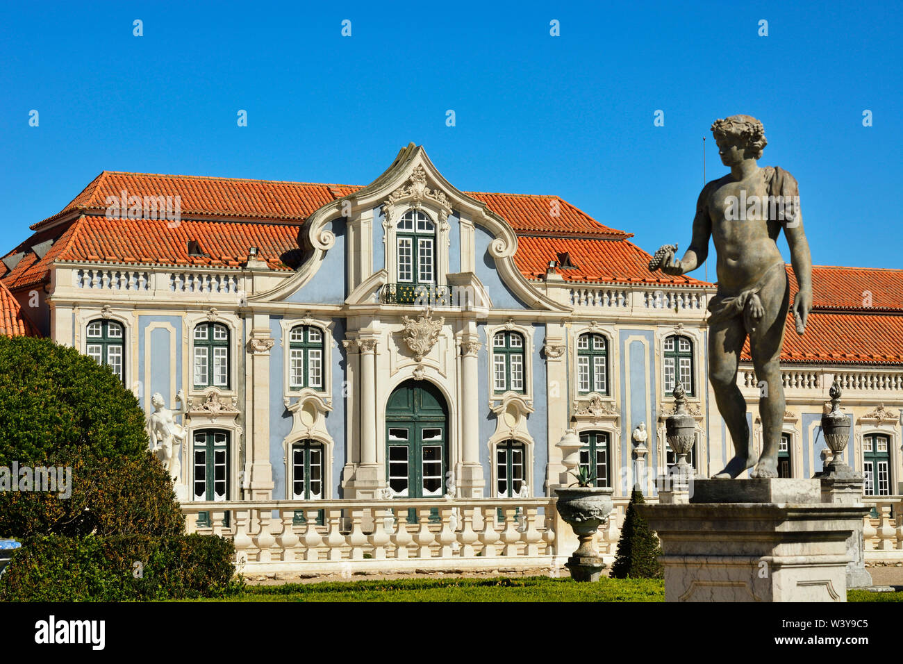The Queluz National Palace (Palacio Nacional de Queluz), dating back to the 18th century, is a reference of rococo and neoclassical architecture in Portugal. Lisbon, Portugal Stock Photo