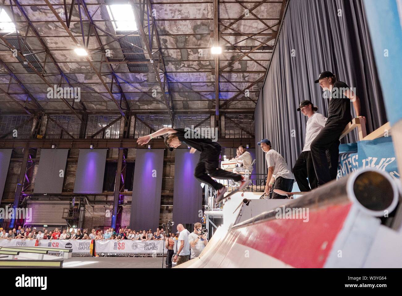 Duisburg, Deutschland. 23rd June, 2019. Skateboarder, start, launch pad, skateboarding, skateboard; Olympic sport; indoor, hall; Ruhr Festival for Young People from 20th to 23rd June in Duisburg/Germany | usage worldwide