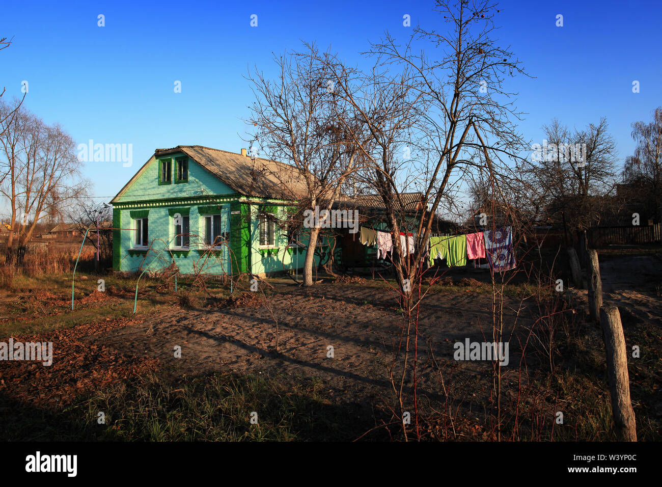 Traditional cottage in the countryside. Radinka, Polesskiy district, Kiev Oblast, northern Ukraine, Europe Stock Photo