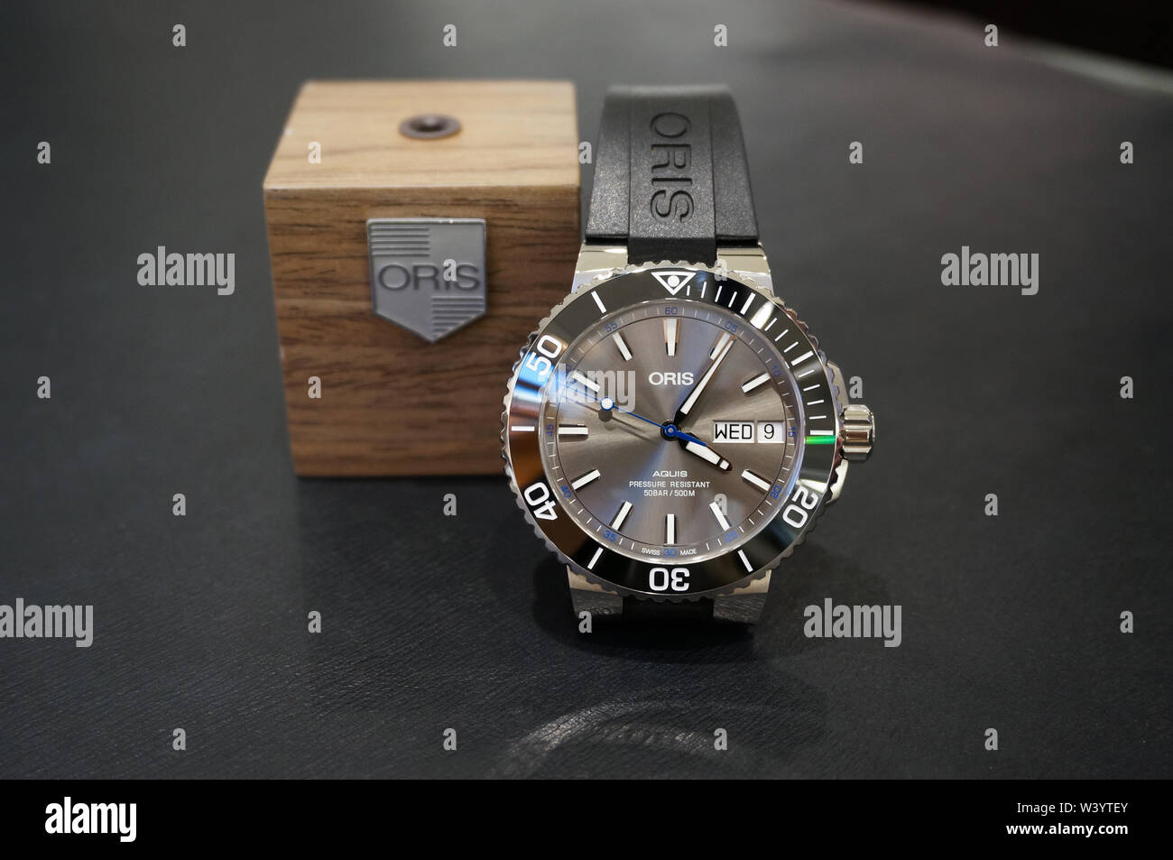 Oris watch hi res stock photography and images Alamy