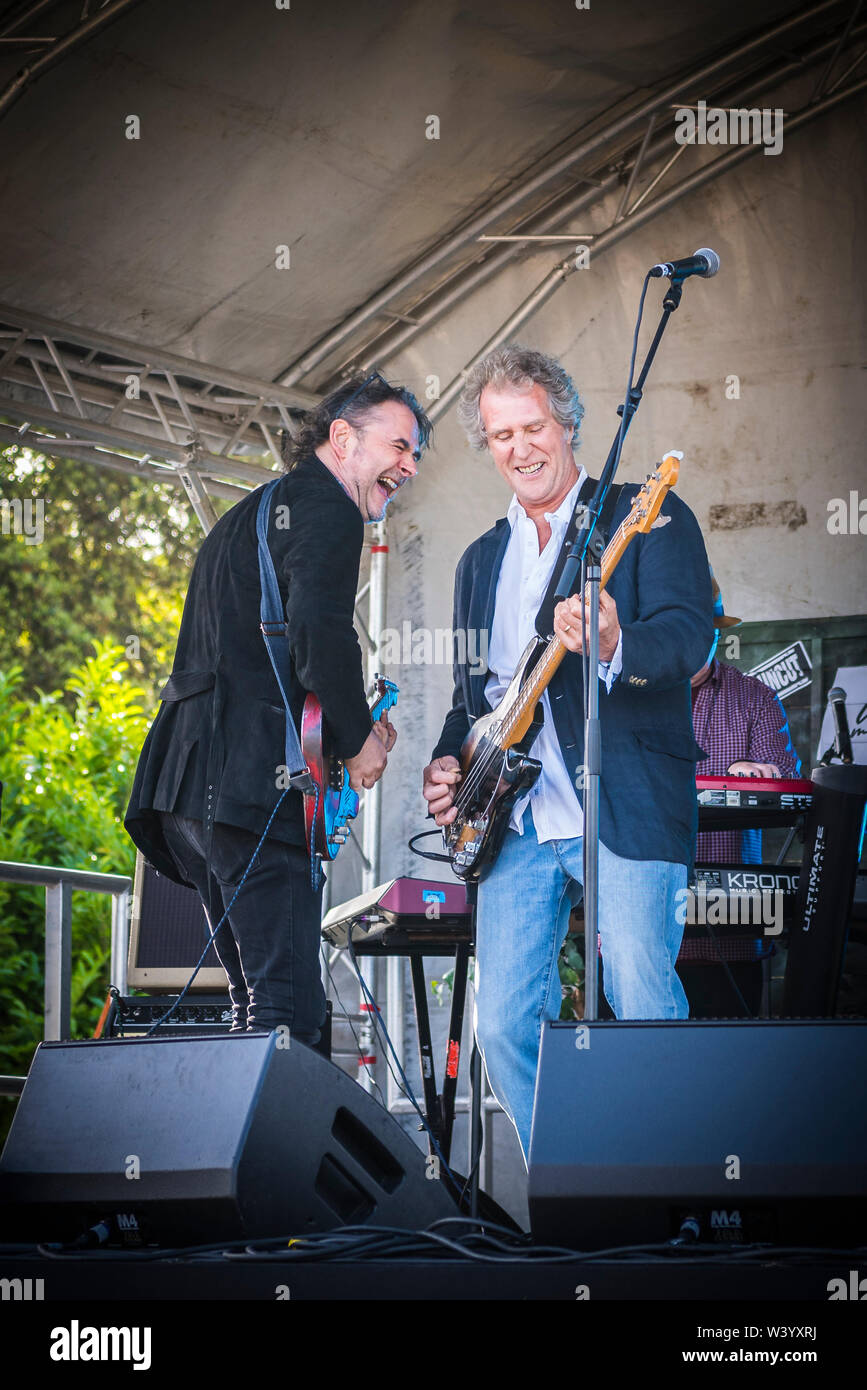 John Illsley on stage at the Smoked and Uncut Festival, Pig on the beach hotel, Studland Dorset 2017 Stock Photo