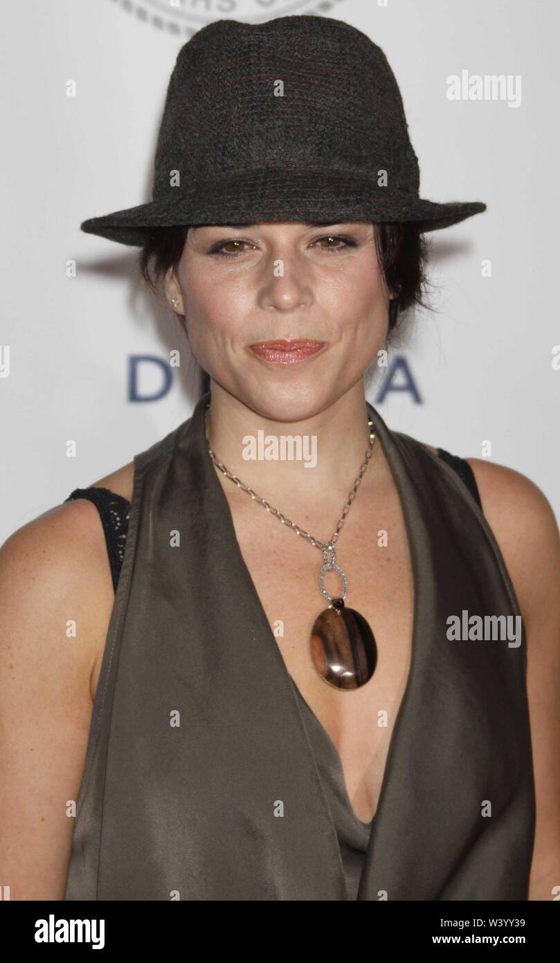 Neve campbell 2010 hi-res stock photography and images - Alamy