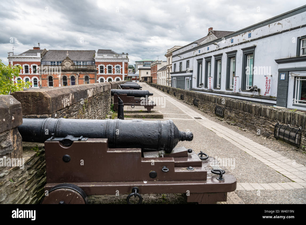 Defense of londonderry hi-res stock photography and images - Alamy