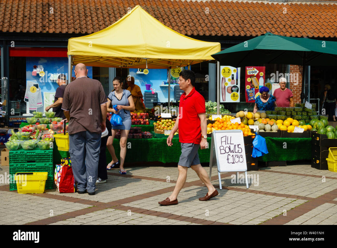 Central market fruit vegetable stall hires stock photography and