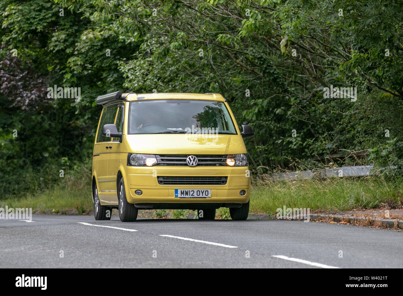 Vw multivan 2 5 tdi hi-res stock photography and images - Alamy