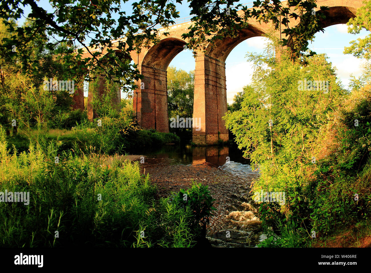 Reddish vale viaduct hires stock photography and images Alamy