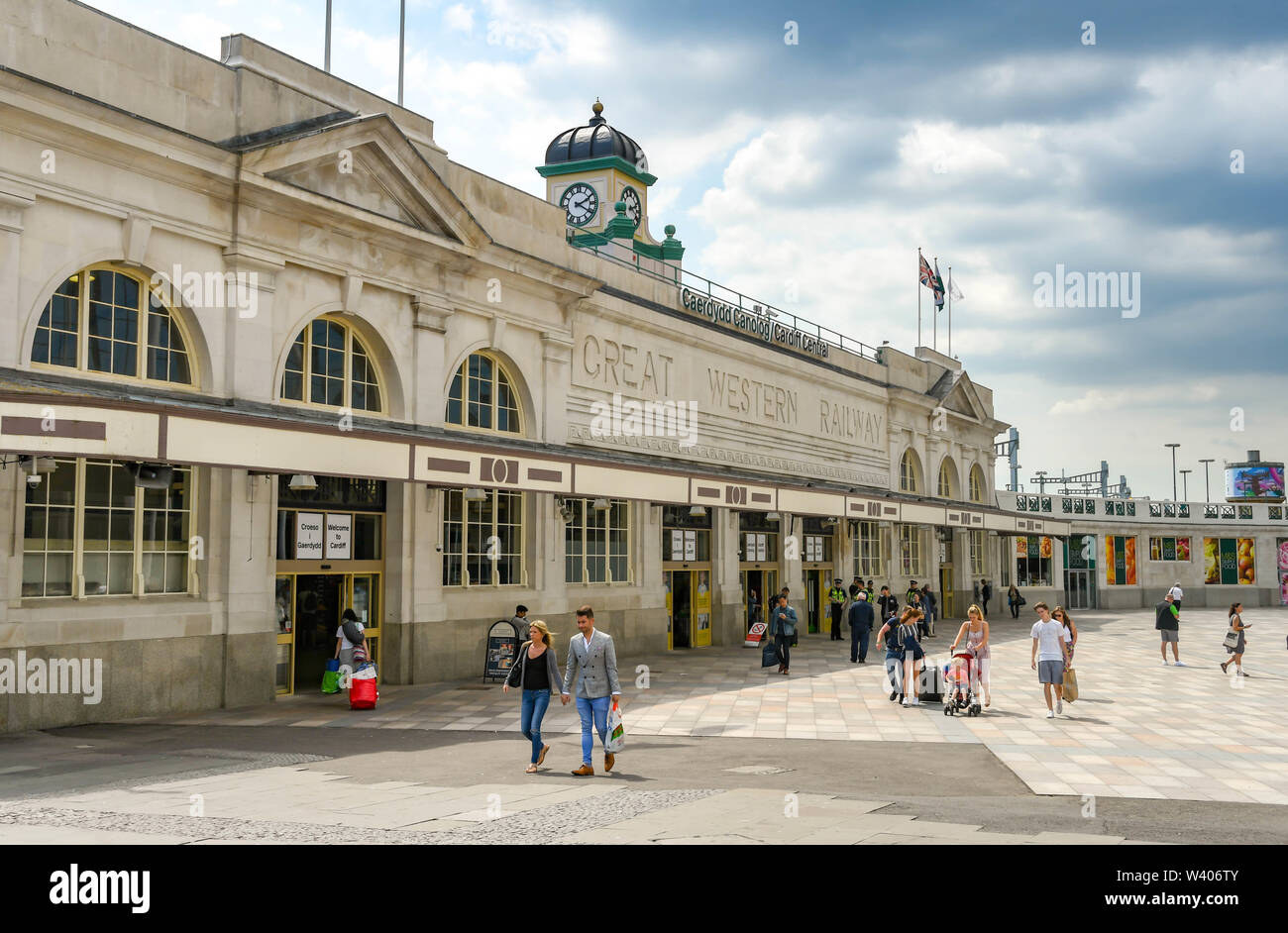 Free Stock photo of Building at Cardiff Central Station