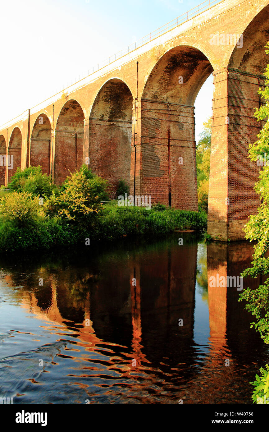 Reddish vale viaduct hires stock photography and images Alamy