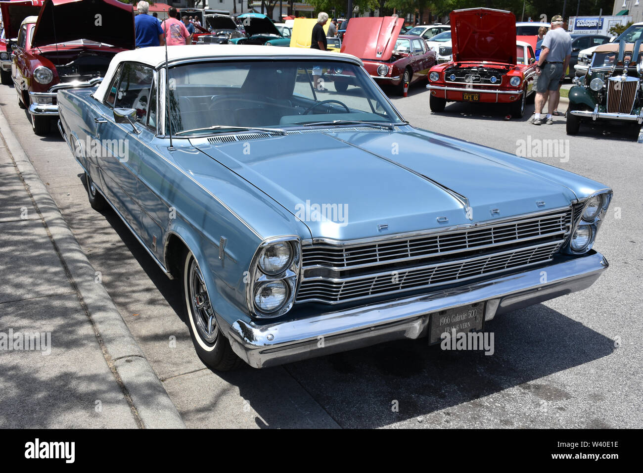 https://c8.alamy.com/comp/W40E1E/a-1966-ford-galaxy-500-convertible-on-display-at-a-car-show-W40E1E.jpg