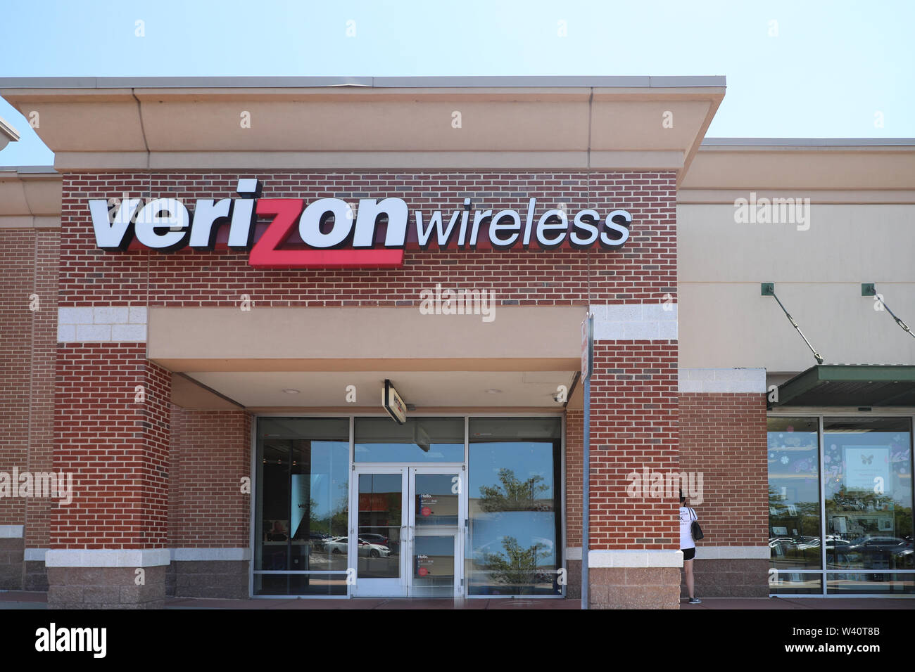 Princeton, NJ, USA. June 23, 2019: Verizon Wireless Retail Location. Verizon delivers wireless, high-capacity fiber optics and 5G communications VI - Stock Photo