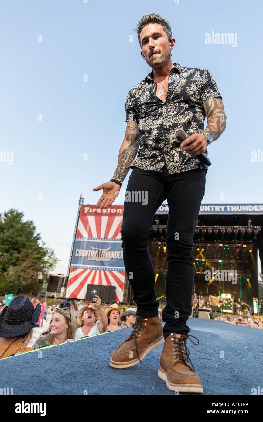 July 18, 2019 - Twin Lakes, Wisconsin, U.S - MICHAEL RAY during the Country Thunder Music Festival in Twin Lakes, Wisconsin (Credit Image: © Daniel DeSlover/ZUMA Wire) Stock Photo