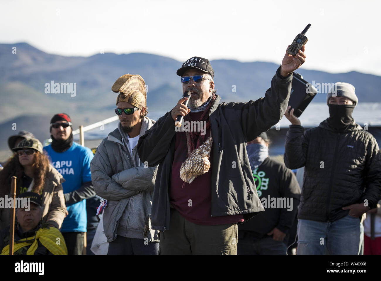 Maunakea protest hires stock photography and images Alamy