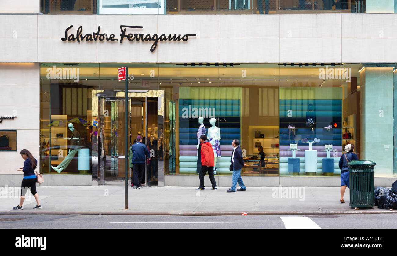 Salvatore Ferragamo store in central Manhattan Stock Photo
