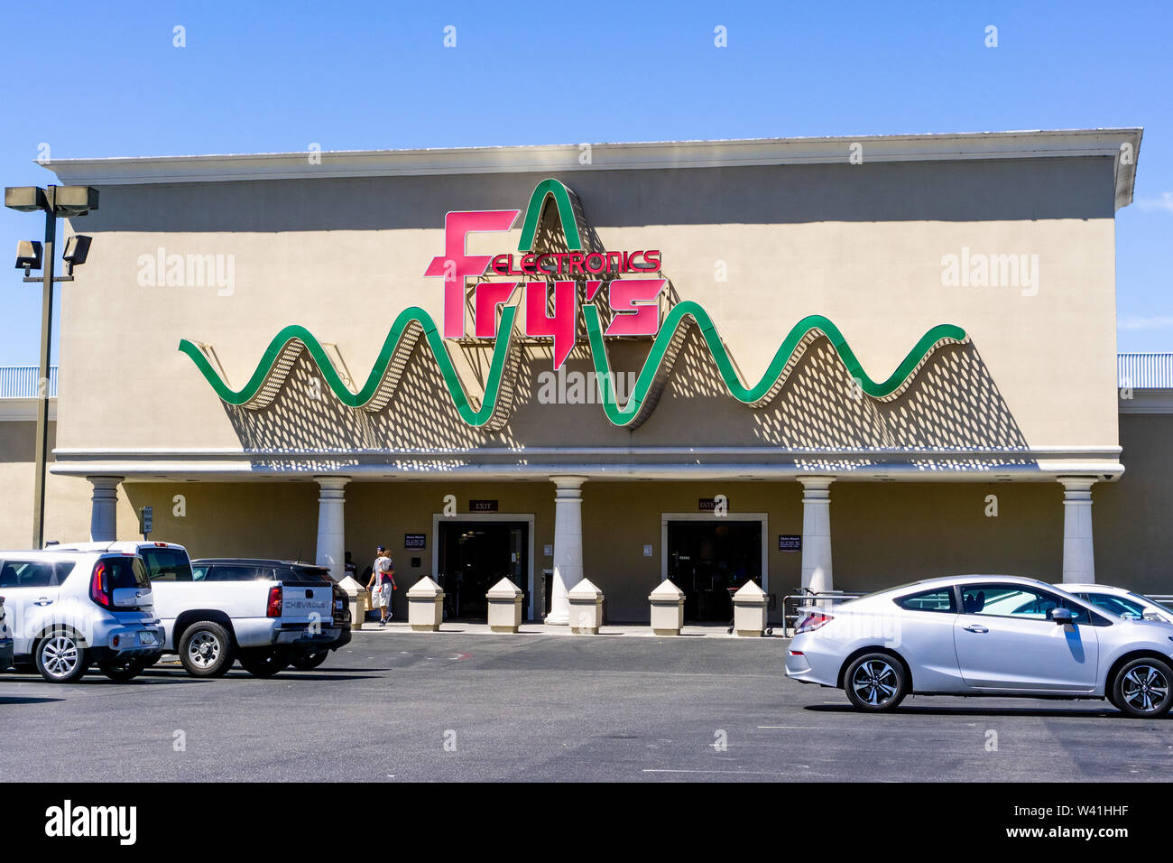 July 12, 2019 Sunnyvale / CA / USA - Fry's Electronics store front; Fry's Electronics is an American retailer of software, consumer electronics, house Stock Photo