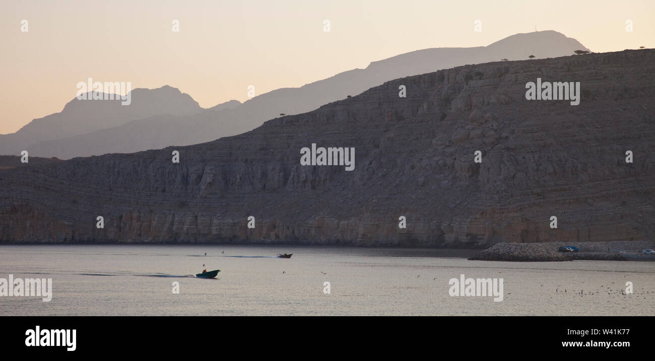 Península de musandam hi-res stock photography and images - Alamy