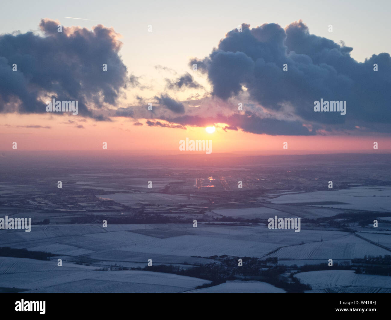 Aircraft approach aerial view hi-res stock photography and images - Alamy