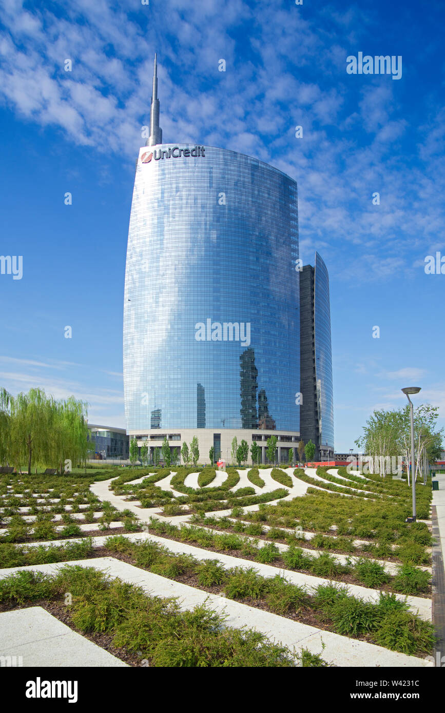 Italy, Lombardy, Milan, Biblioteca degli Alberi, Library of Trees  background Unicredit Tower Stock Photo