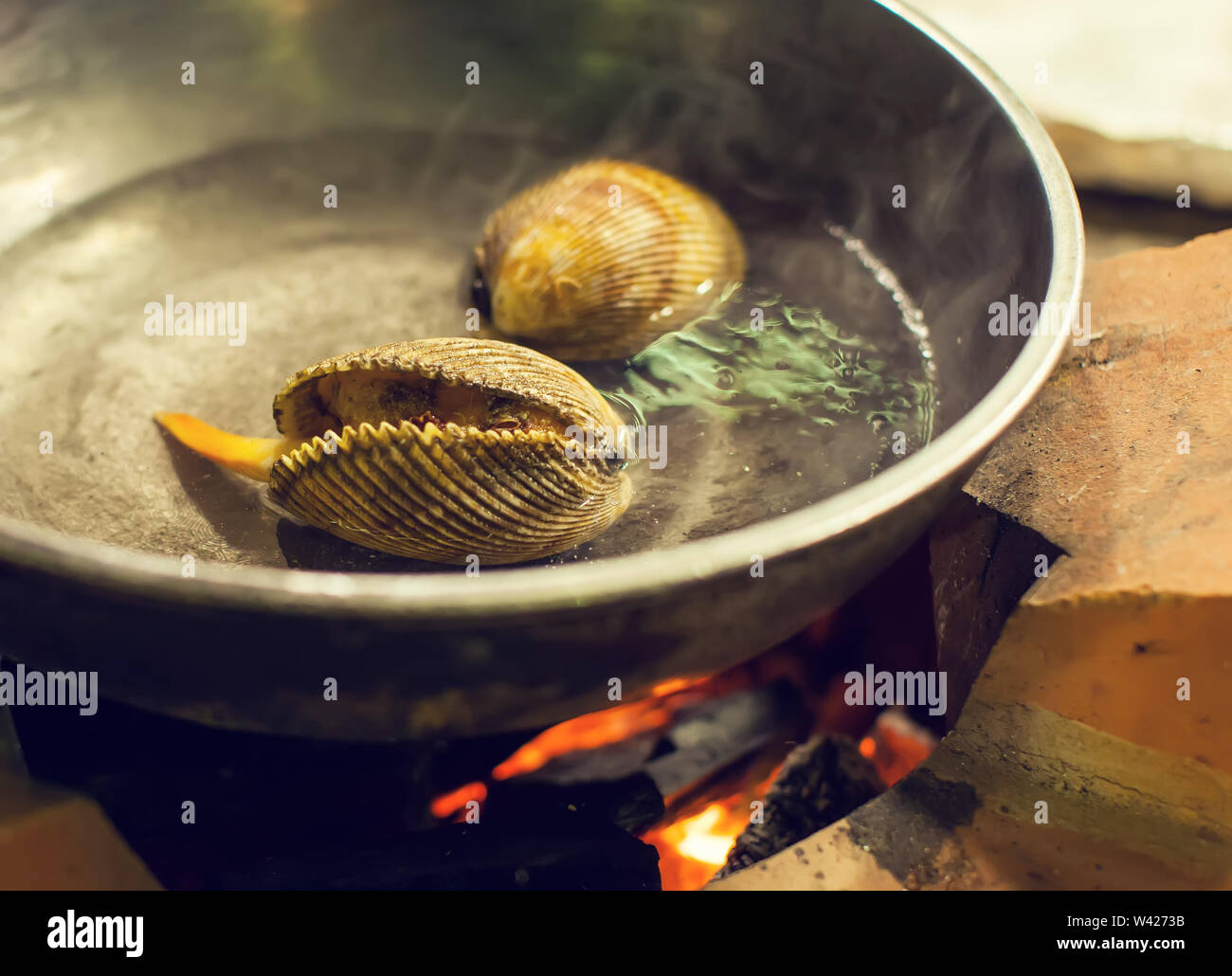 Delicious boiled or steamed cockles Scallop seafood Stock Photo Alamy