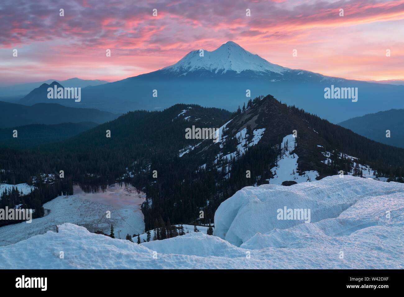 Classical view of Mount Shasta Volcano
