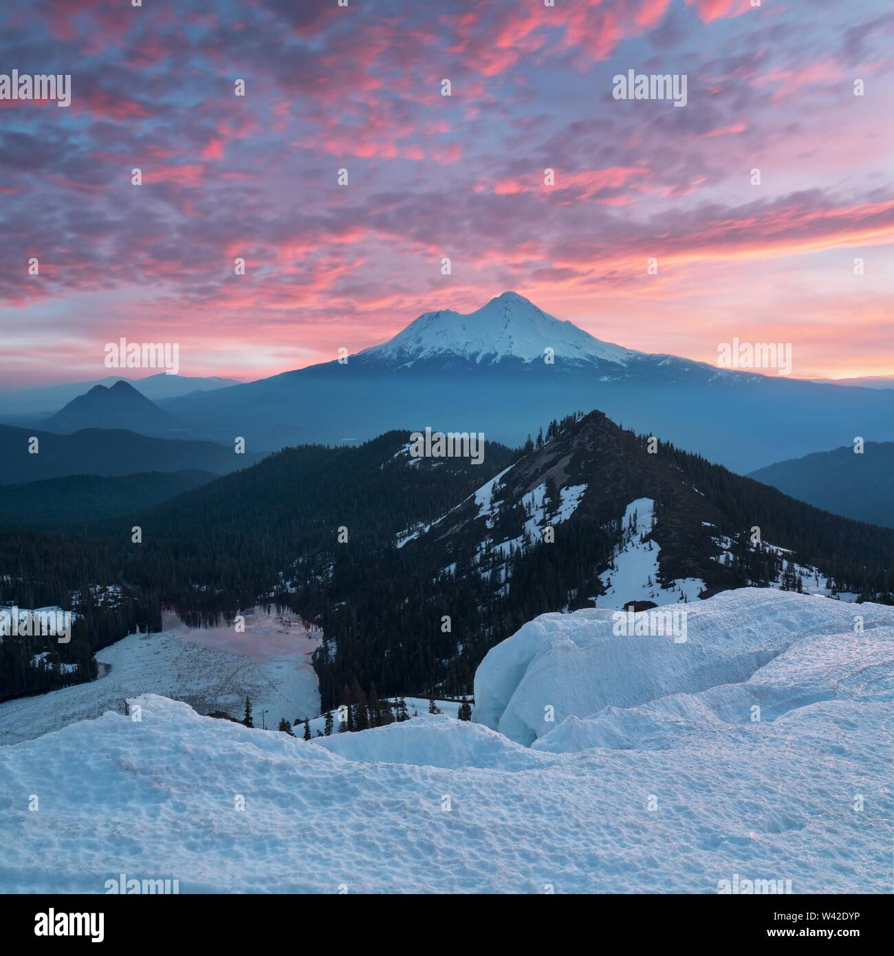 Classical view of Mount Shasta Volcano