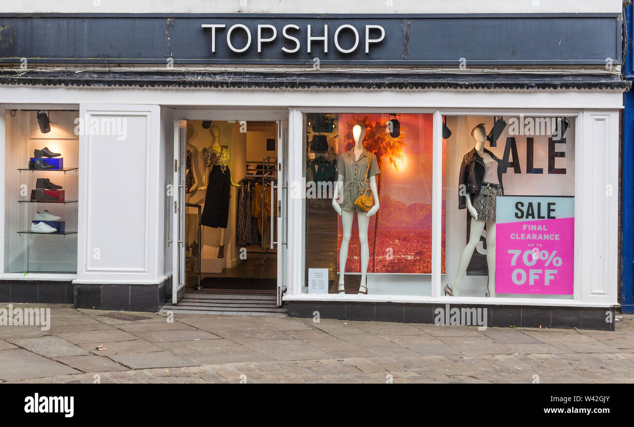 Topshop Store High Resolution Stock Photography and Images - Alamy