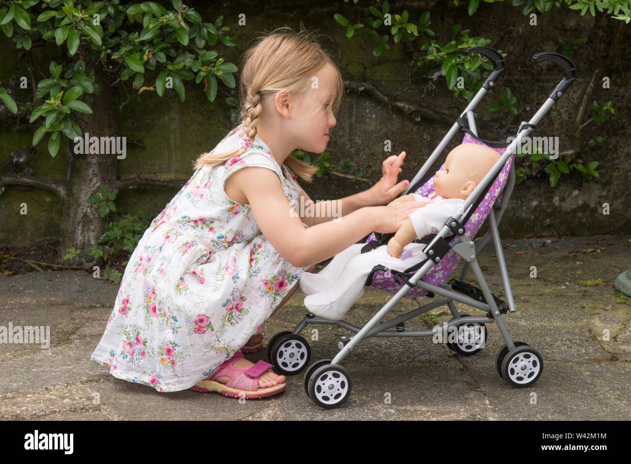 child's play pushchair