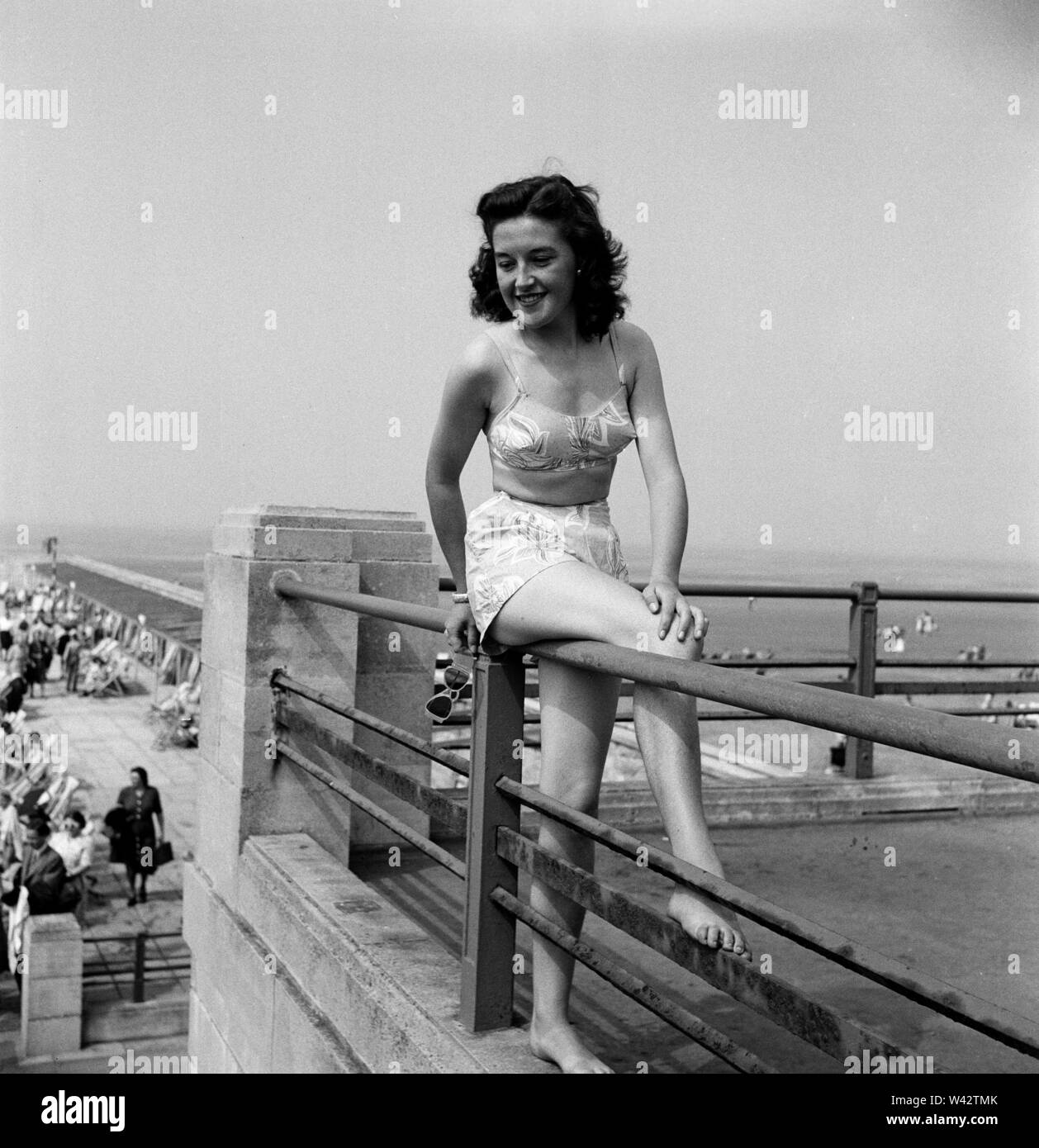 Holiday scenes in Weston-super-Mare, Somerset, England. 26th August 1949. Stock Photo