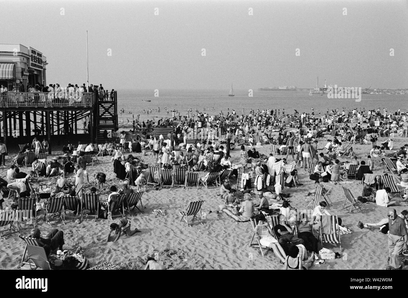 Margate beach 1960s hires stock photography and images Alamy