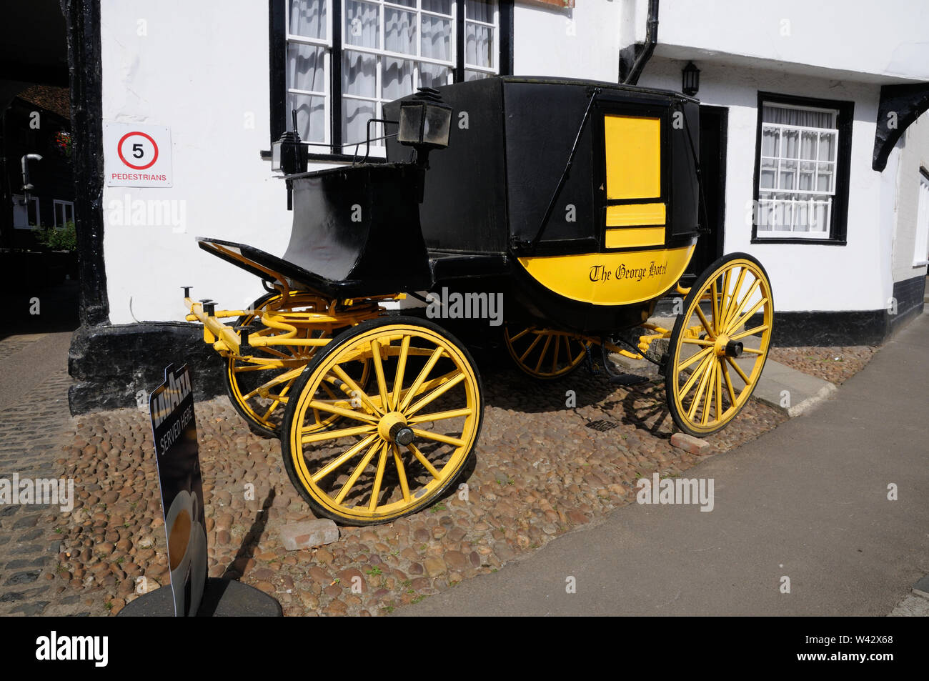 Carriage, The George Hotel, Dorchester on Thames, Oxfordshire Stock Photo