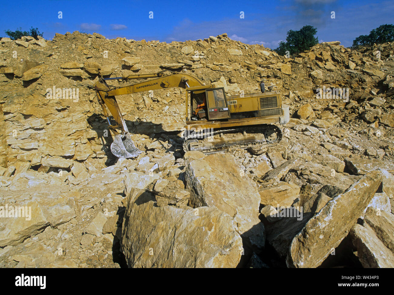Cotswold stone quarry hi-res stock photography and images - Alamy