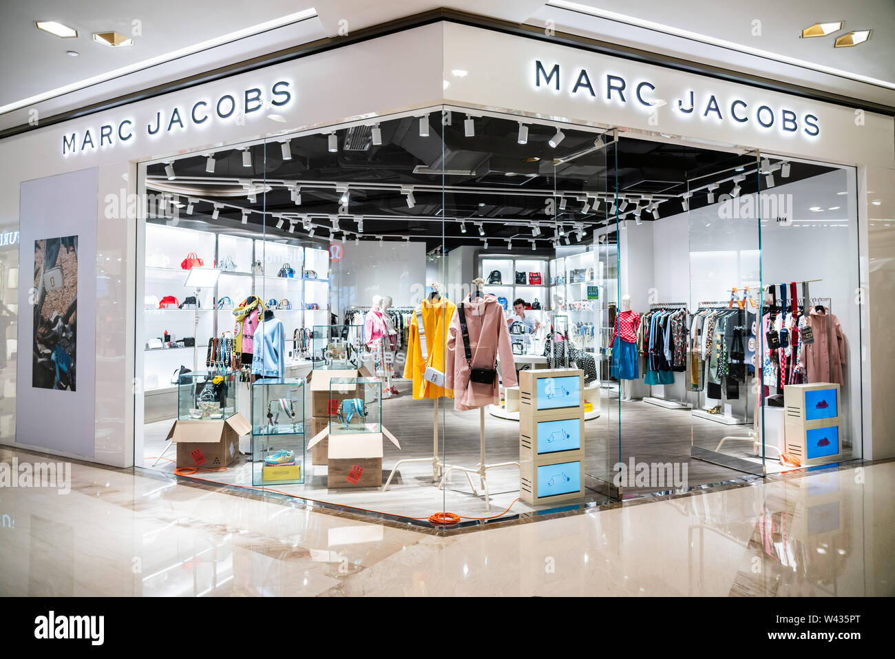 Marc Jacobs Store Stock Photos & Marc Jacobs Store Stock Images ...