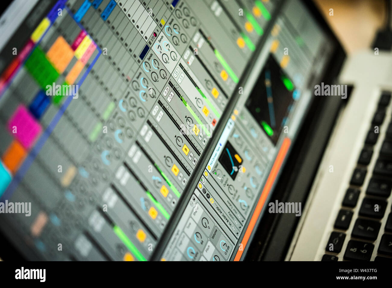 why mac for recording studio why mac for recording studio
