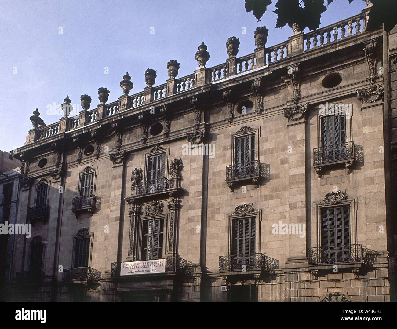 EXTERIOR DEL PALACIO (ANTIGUO MUSEO DE ARTES DECORATIVAS). Author: AUSICH JOSEP / GRAU CARLES. Location: PALACIO VIRREINAL. Barcelona. SPAIN. Stock Photo