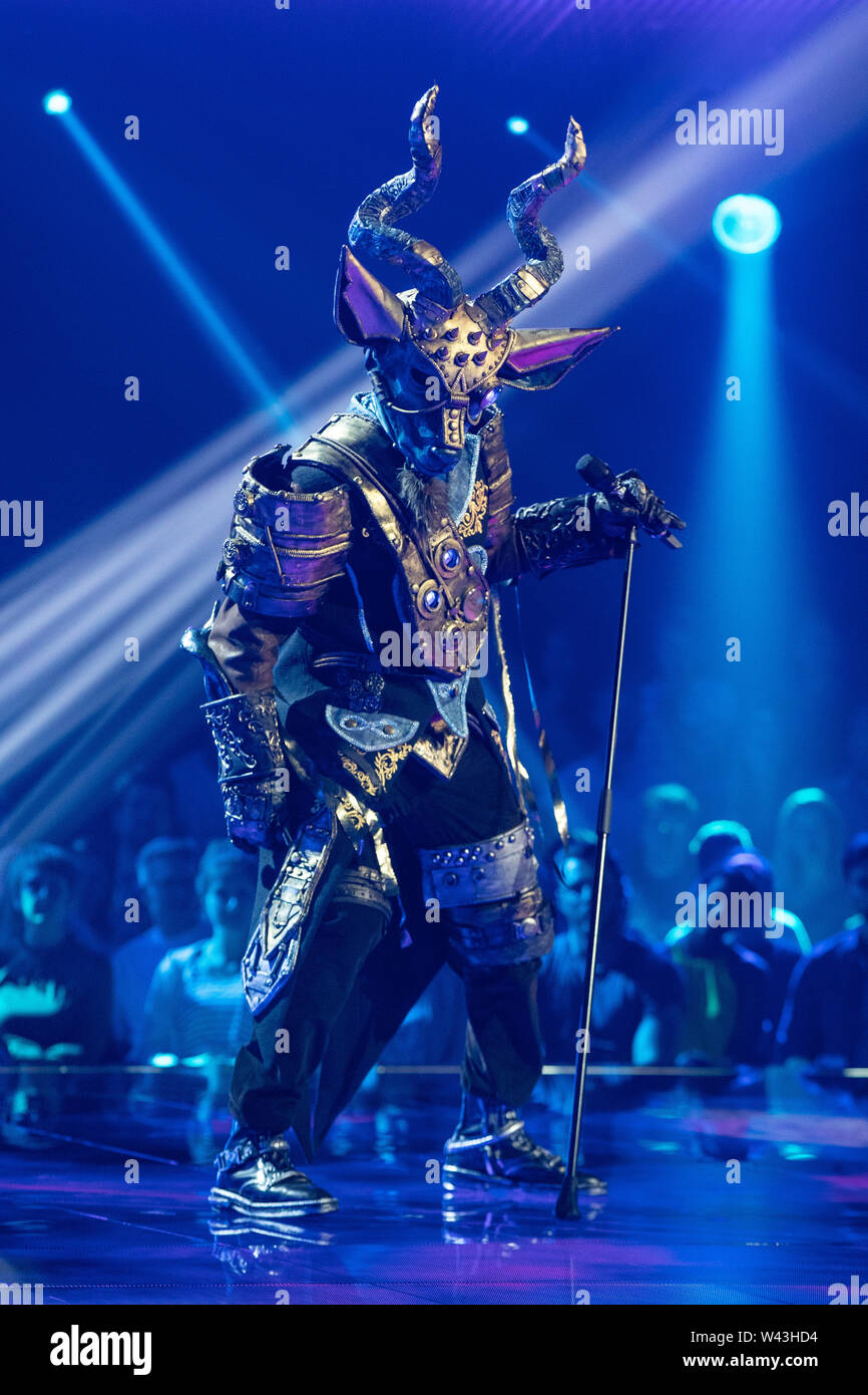 Cologne, Germany. 18th July, 2019. The character "Kudu" performs on stage  at the ProSieben show "The Masked Singer". Credit: Marcel Kusch/dpa/Alamy  Live News Stock Photo - Alamy