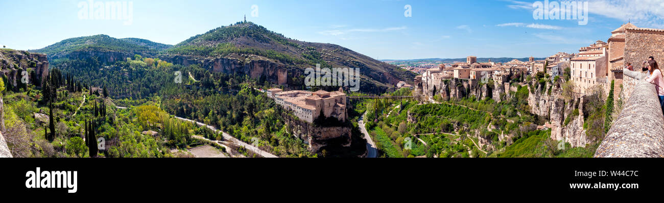 Panorámica de la hoz del río Huécar. Ciudad de Cuenca. Castilla la Mancha. España Stock Photo