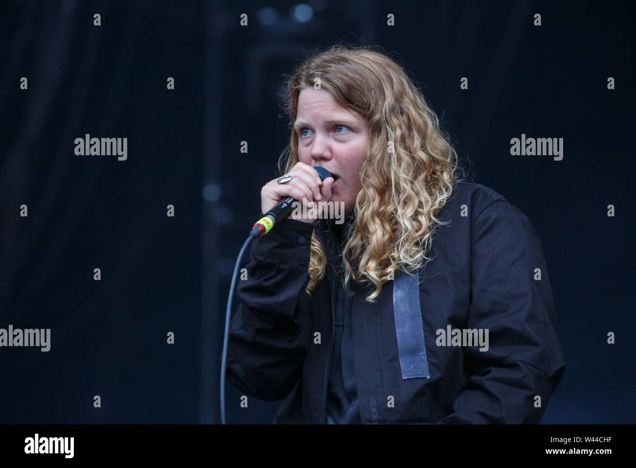 Jodrell Bank, Cheshire. 19th July, 2019. Kate Tempest performs live on the Main Stage at Bluedot Festival 2019 held in the shadow of the Lovell Telescope. Stock Photo