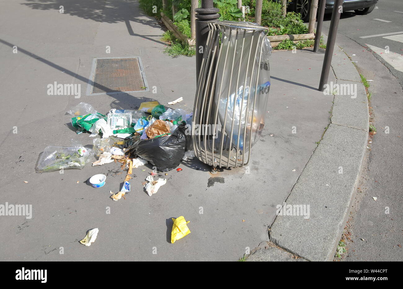 Public rubbish bin in Paris France Stock Photo Alamy
