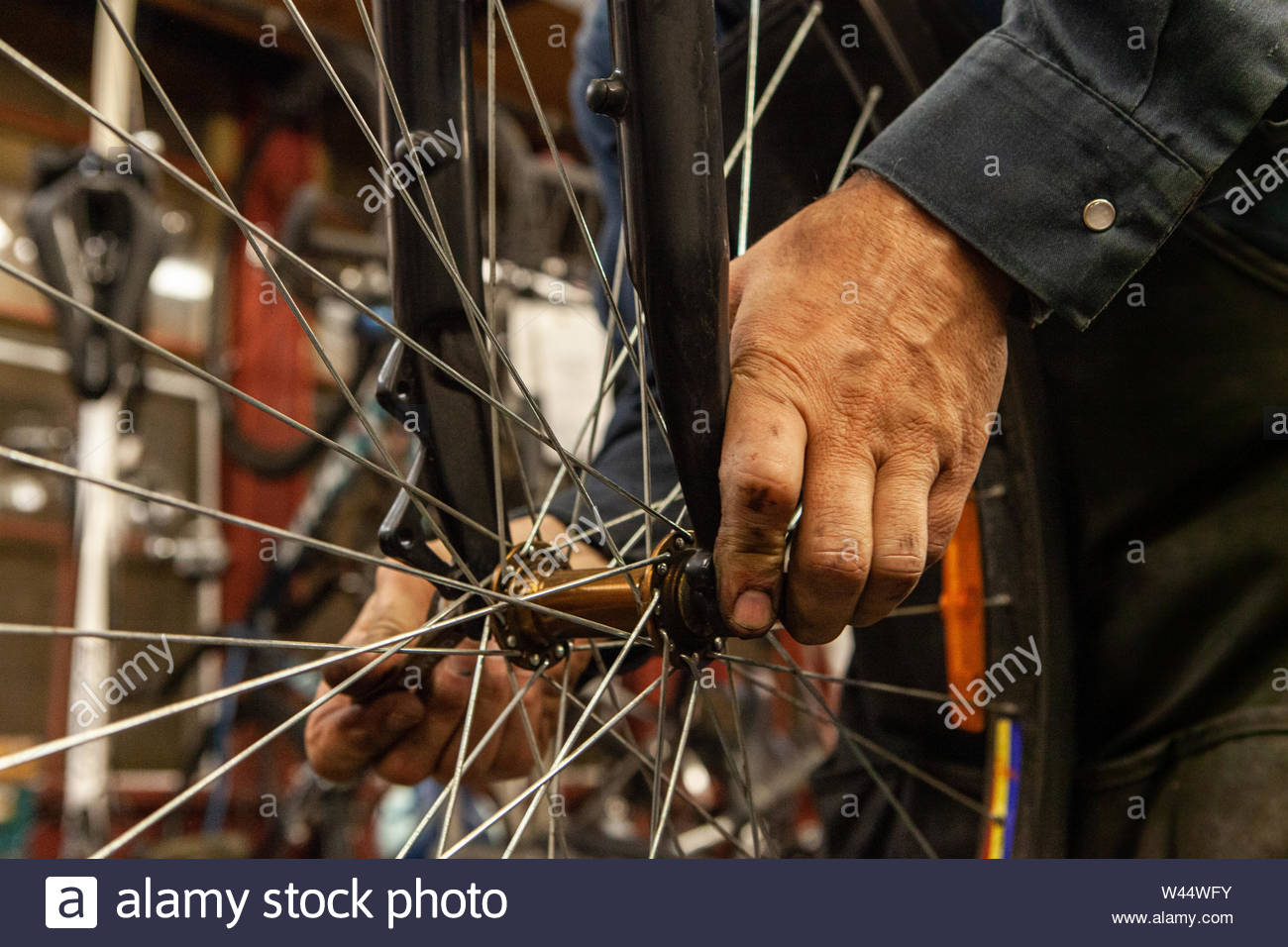 tightening bike spokes