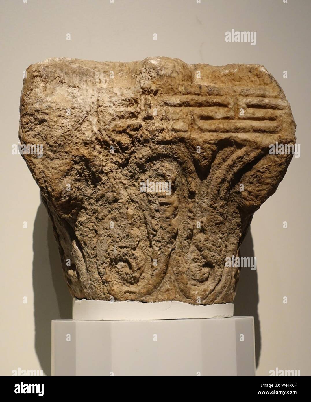Column capital, Historic Syria, late 7th to early 8th century AD, marble, 2 of 2 Stock Photo
