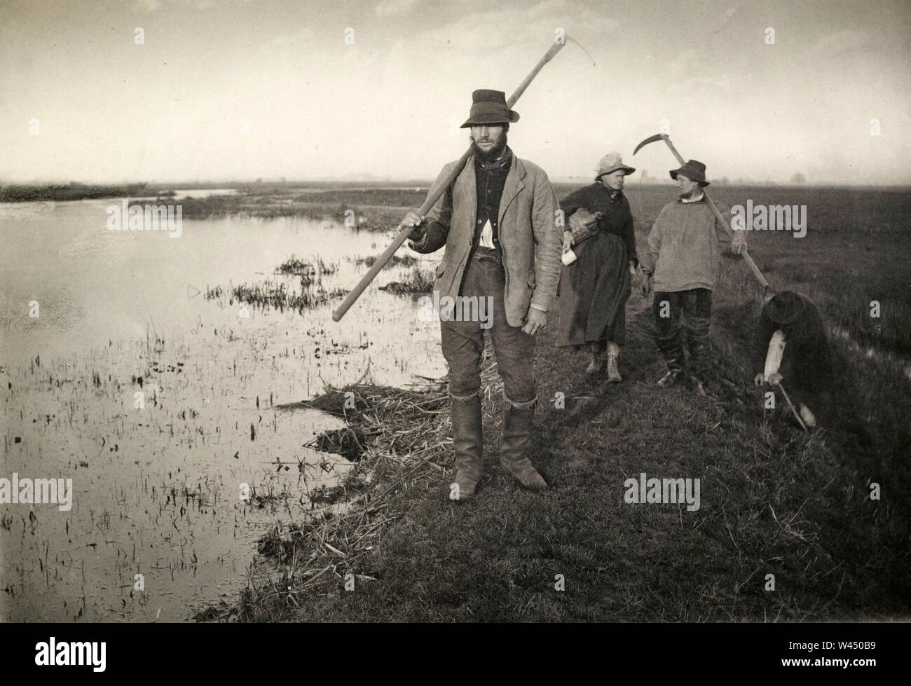 Coming Home from the Marshes, Peter Henry Emerson, 1886. Stock Photo