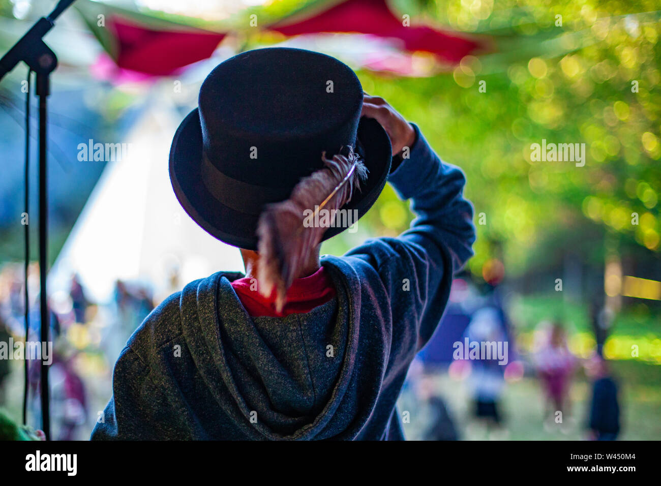 old fashioned top hat