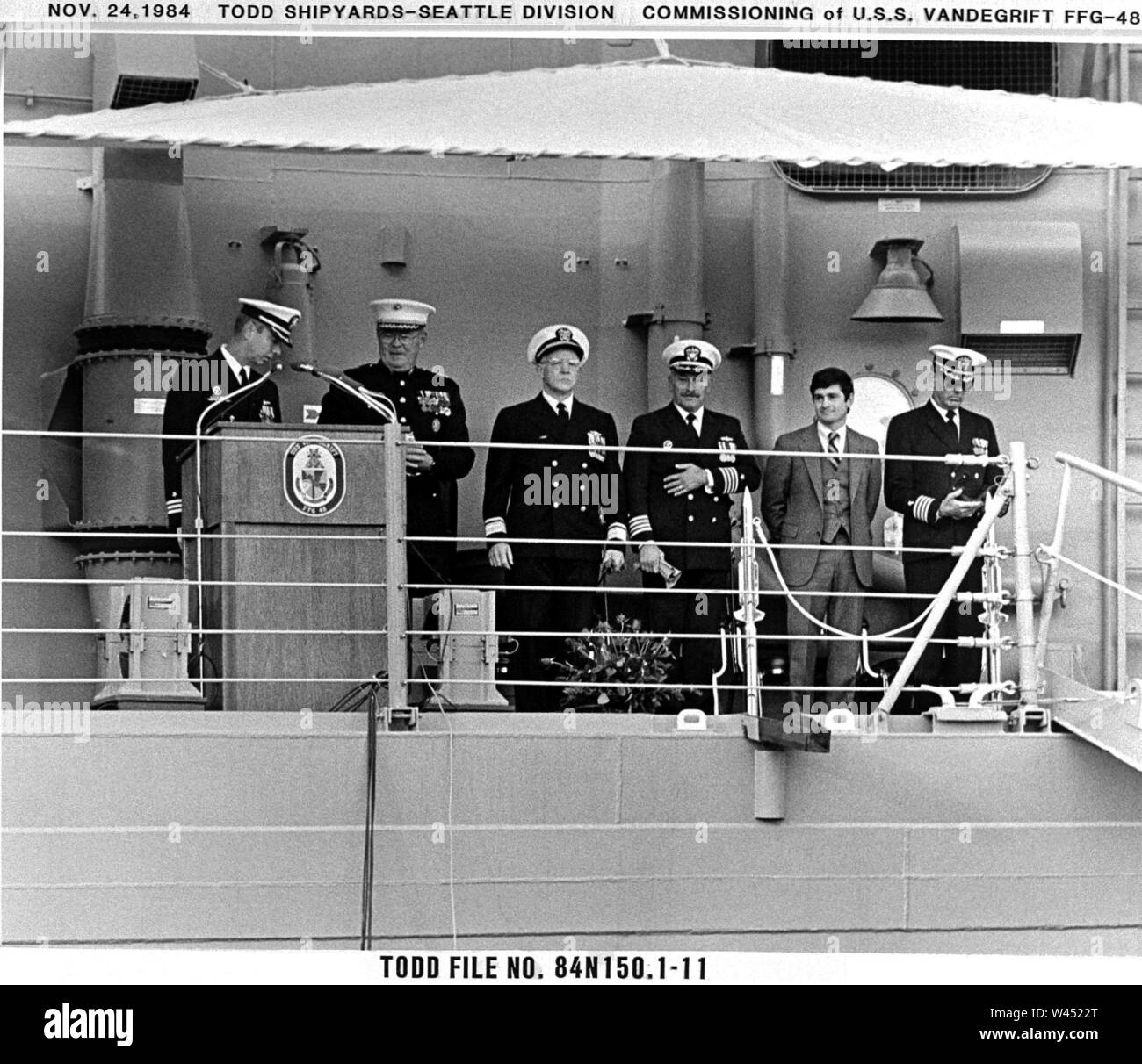 Commissioning of the guided missile frigate USS VANDEGRIFT (FFG 48 Stock Photo Alamy