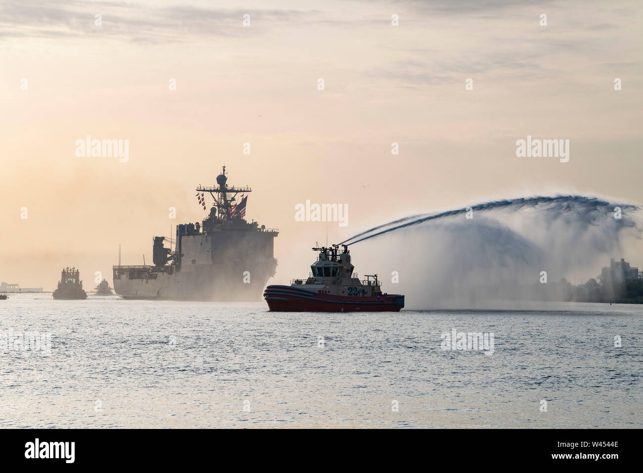 https://c8.alamy.com/comp/W4544E/190718-n-qi061-050-naval-station-mayport-fla-july-18-2019-the-whidbey-island-class-amphibious-dock-landing-ship-uss-fort-mchenry-lsd-43-pulls-into-naval-station-mayport-fla-fort-mchenry-completed-a-scheduled-deployment-as-part-of-the-kearsarge-amphibious-ready-group-in-support-of-maritime-security-operations-crisis-response-and-theater-security-cooperation-while-also-providing-a-forward-naval-presence-us-navy-photo-by-mass-communication-specialist-3rd-class-nathan-t-beardreleased-W4544E.jpg