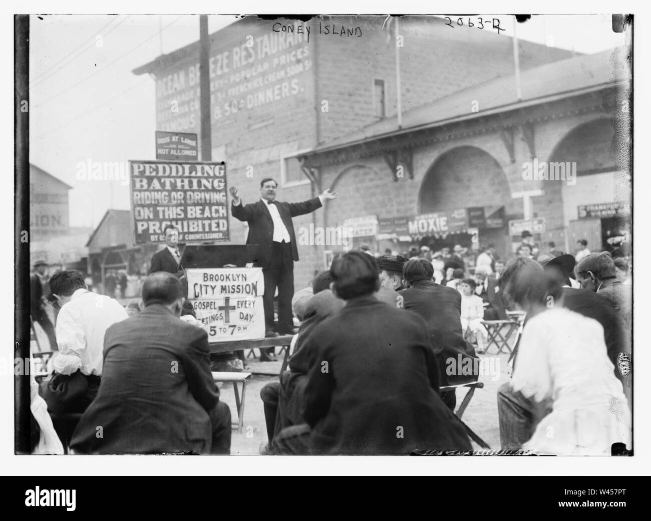 Vintage photo of coney island hi-res stock photography and images - Alamy
