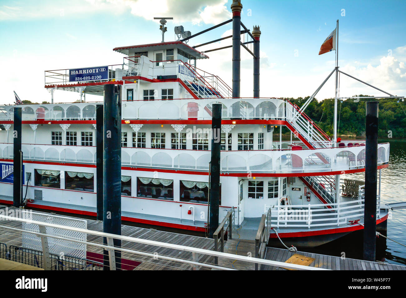 Scenic luxury cruises and tours hi-res stock photography and images - Alamy