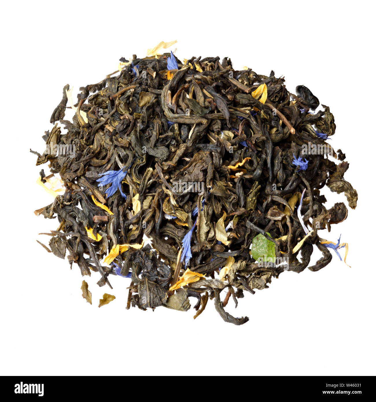 Mix green tea with cornflower petals, marigold, candied fruit, apricot